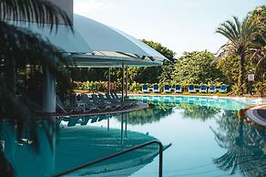 Hilton Cairns