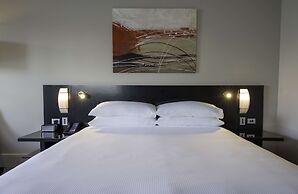 Hilton Cairns