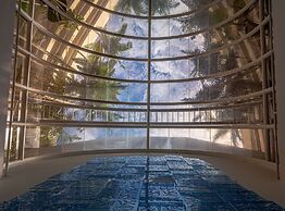 Hilton Cairns
