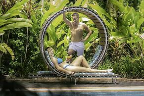 Hilton Cairns