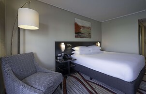 Hilton Cairns