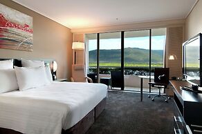 Hilton Cairns