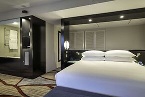 Hilton Cairns