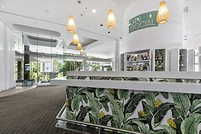 Hilton Cairns