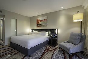 Hilton Cairns