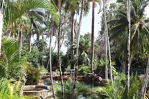 Colonial Palms Motor Inn