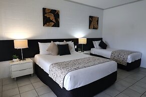 Colonial Palms Motor Inn