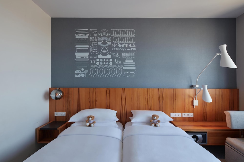 Hyatt Regency Paris Etoile