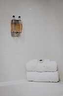 Henry II Hotel