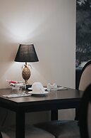 Henry II Hotel