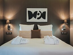 Henry II Hotel