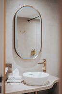 Henry II Hotel