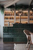 Henry II Hotel