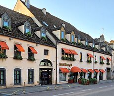 Henry II Hotel