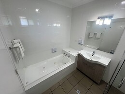 Adelong Motel