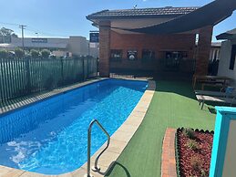 Adelong Motel