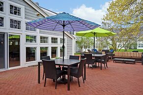 Courtyard By Marriott Cape Cod Hyannis