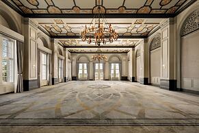 Fairmont Hotel Macdonald