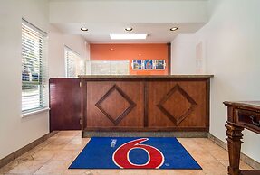 Motel 6 Surrey, BC