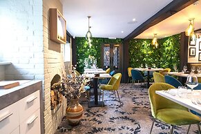 The George Hotel