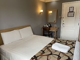 The George Hotel