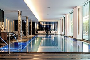 Royal Savoy Hotel & Spa