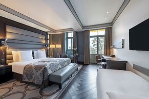 Royal Savoy Hotel & Spa