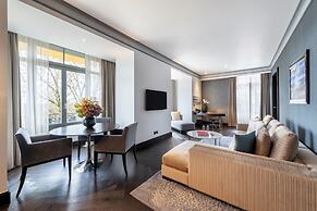 Royal Savoy Hotel & Spa