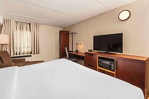 Comfort Inn Cambridge - Highway 401