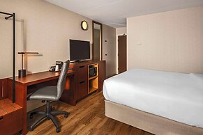 Comfort Inn Cambridge - Highway 401