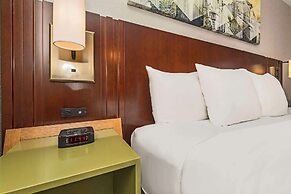 Comfort Inn Cambridge - Highway 401