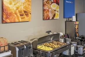 Comfort Inn Cambridge - Highway 401