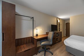 Comfort Inn Cambridge - Highway 401
