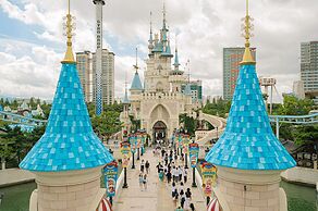 Lotte Hotel World
