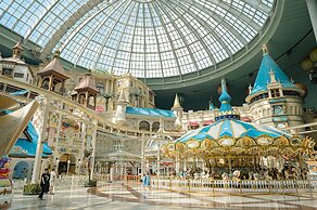 Lotte Hotel World