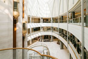 Lotte Hotel World