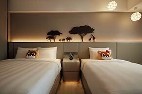 Lotte Hotel World