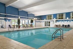 Days Inn & Suites by Wyndham Moncton