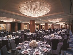 Makati Shangri-La, Manila
