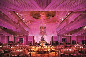 Makati Shangri-La, Manila