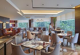 Makati Shangri-La, Manila
