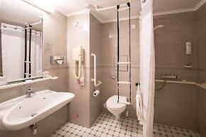 Holiday Inn Northampton by IHG
