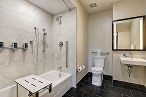 Four Points by Sheraton St. Catharines Niagara Suites