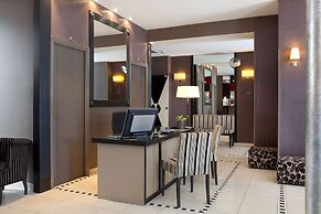 Hotel Eiffel Seine