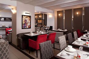 Hotel Eiffel Seine