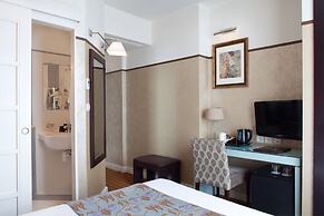 Hotel Eiffel Seine