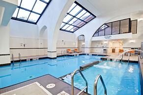 Holiday Inn & Suites Windsor Ambassador Bridge by IHG