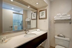 Holiday Inn & Suites Windsor Ambassador Bridge by IHG