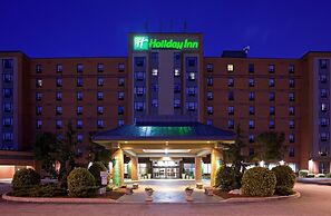Holiday Inn & Suites Windsor Ambassador Bridge by IHG