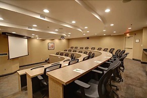 Holiday Inn & Suites Windsor Ambassador Bridge by IHG